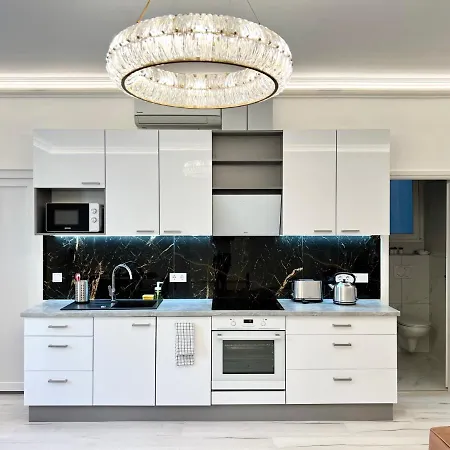 N24 By Small * Будапешт