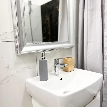 N24 By Small * Будапешт