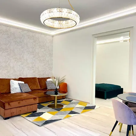 N24 By Small Будапешт