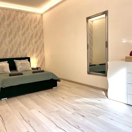 N24 By Small Будапешт