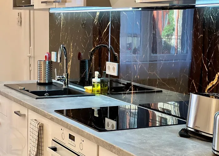 N24 By Small Budapesta