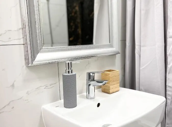 N24 By Small * Budapesta