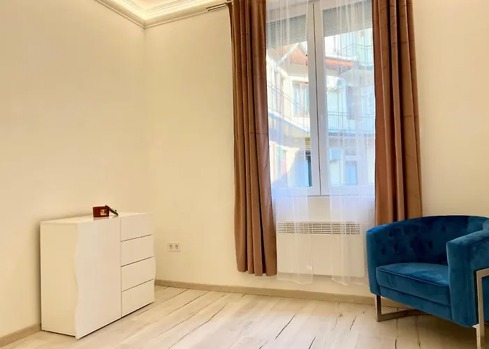 N24 By Small Budapesta