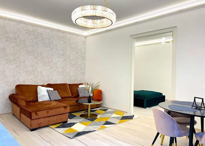 N24 By Small Budapesta