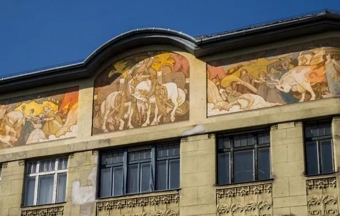 N24 By Small Budapesta