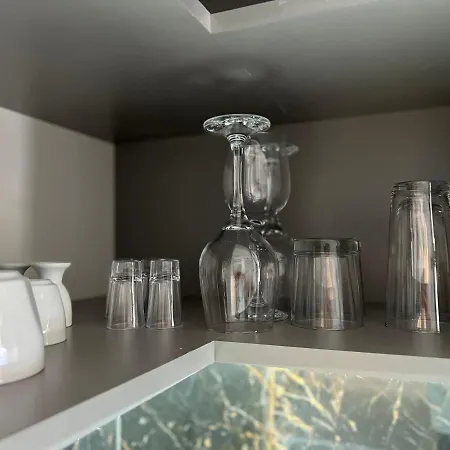 N24 By Small بودابست