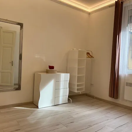 N24 By Small Apartamento *