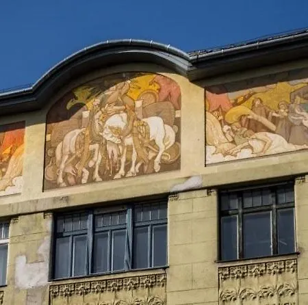 N24 By Small بودابست